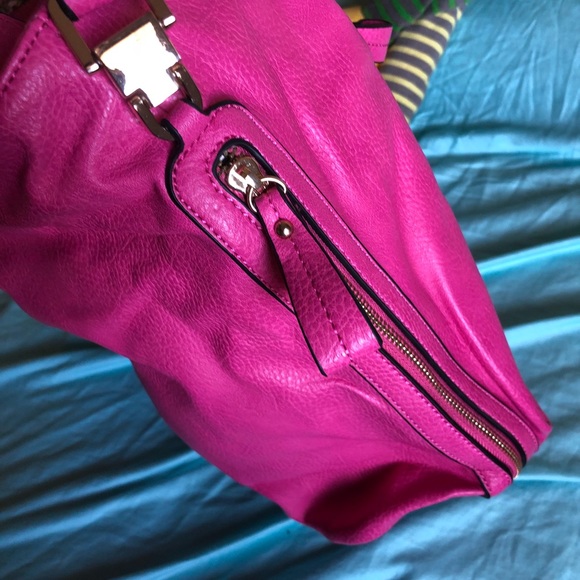 Hot pink shoulder bag - Picture 4 of 5